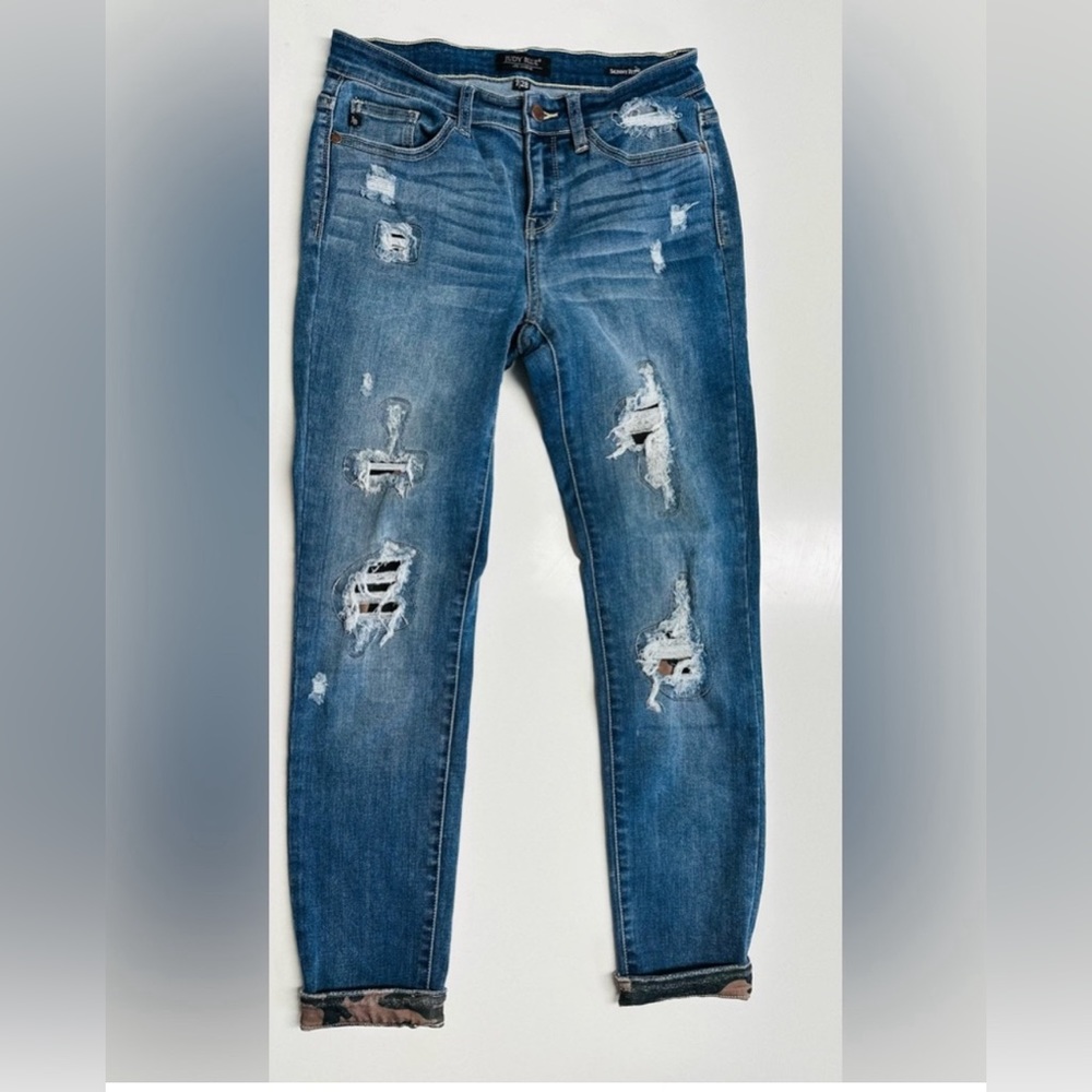 EUC Judy Blue jeans with Camo print size 7/28